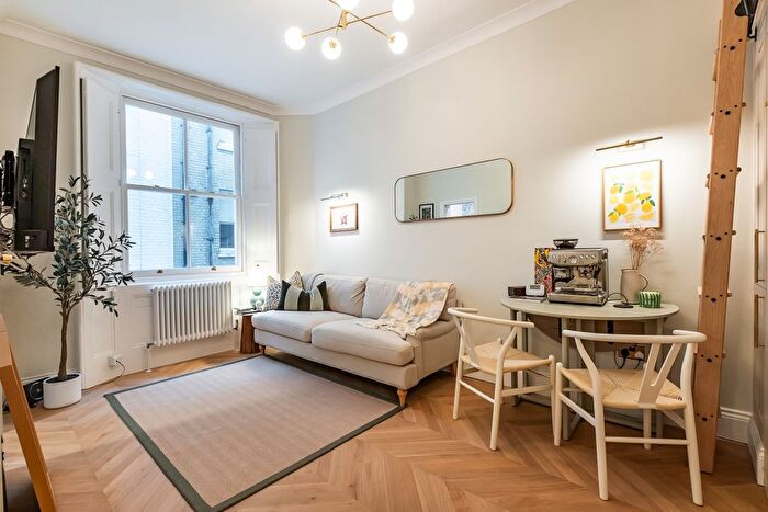 Studio To Rent In De Vere Gardens, London, W8