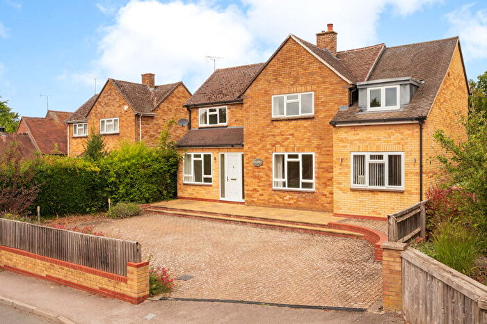4 Bedroom Detached House For Sale In Orchard Lane, Wantage, OX12
