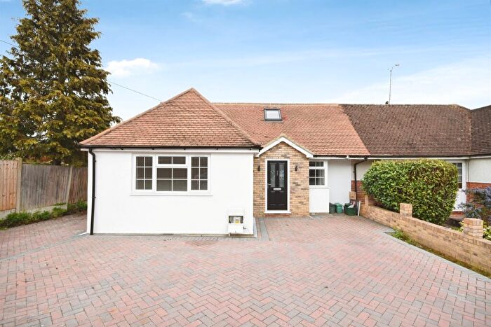 4 Bedroom Semi Detached House For Sale In Broomfield Road, Chelmsford, CM1