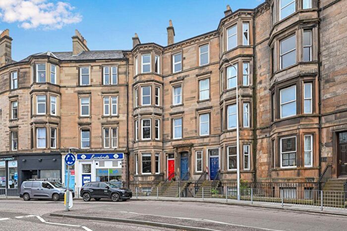 3 Bedroom Flat For Sale In / Polwarth Gardens, Edinburgh, EH11