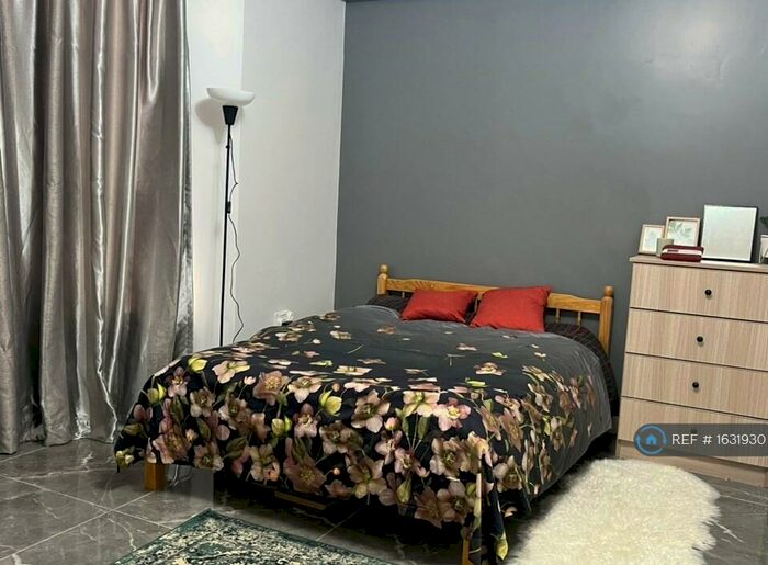 Studio To Rent In Cavendish Road, London, N4