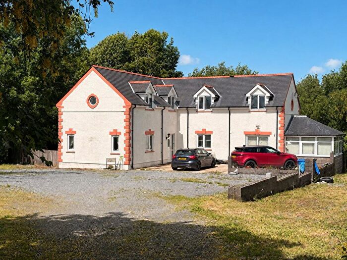 4 Bedroom Detached House For Sale In Trelech, Carmarthen, SA33