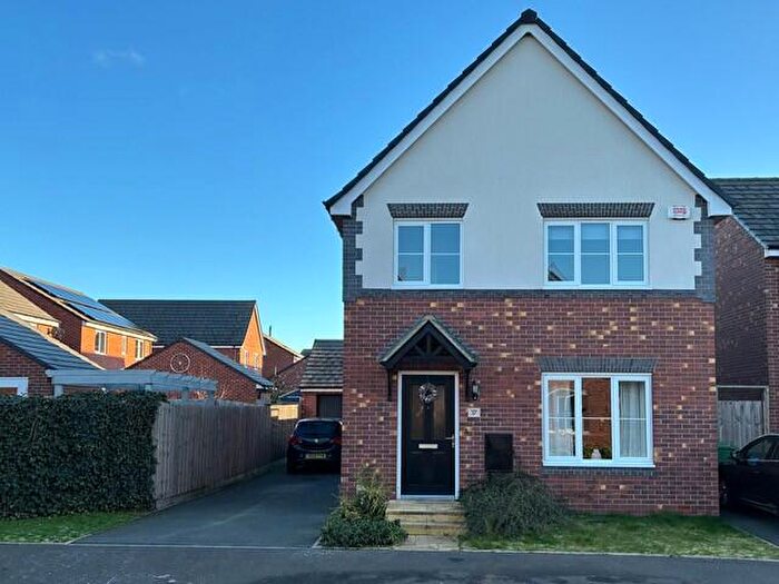 4 Bedroom Semi Detached House To Rent In Cortland Way, Stourport, DY13