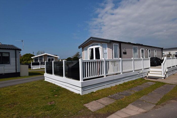 2 Bedroom Property For Sale In Cardigan View, Beach Road, Porthmadog, LL49