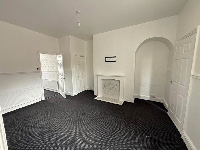 2 Bedroom Flat To Rent In Whitehall Road, Gateshead, NE8