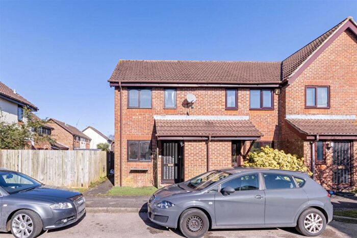 2 Bedroom Terraced House To Rent In Belverdere Place, Petersfield, GU32