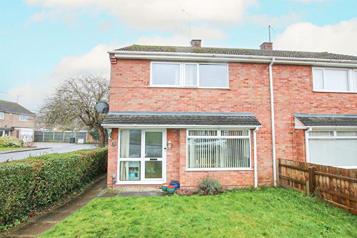 3 Bedroom Semi Detached House For Sale In Whitegates, Newmarket, CB8