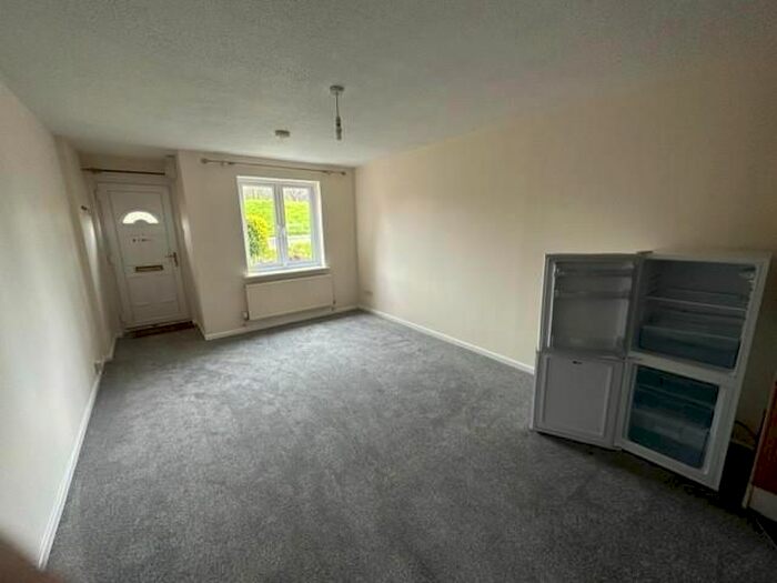1 Bedroom Flat To Rent In Shand Park, Axminster, EX13