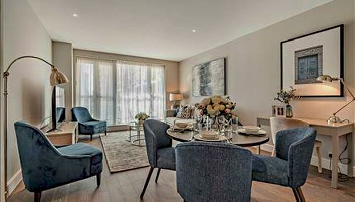 1 Bedroom Flat To Rent In Circus Apartments, Canary Wharf, London, E14