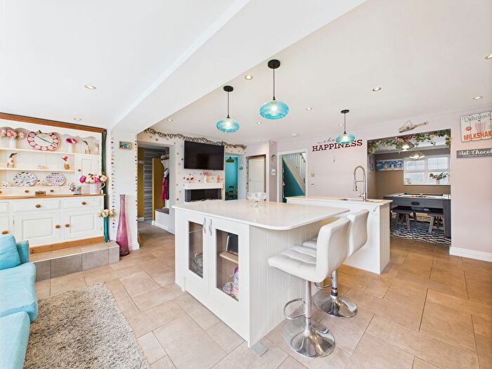 4 Bedroom Detached House For Sale In Beach Walk, Paignton, TQ4