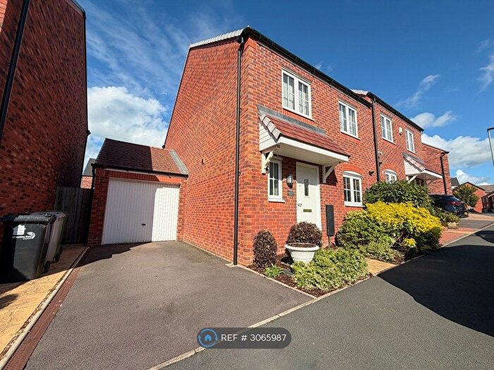 4 Bedroom Semi-Detached House To Rent In Trentlea Way, Sandbach, CW11