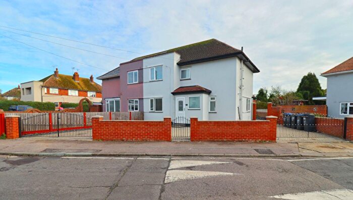 3 Bedroom Semi Detached House For Sale In Weyburn Drive, Ramsgate, CT12