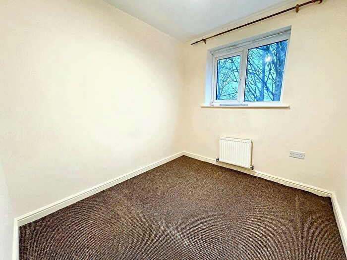 2 Bedroom Flat For Sale In Deanery Court, Manchester, M8