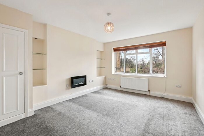 2 Bedroom Flat For Sale In Finborough Road, Chelsea, London, SW10