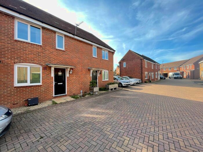 3 Bedroom Terraced House To Rent In Eddleston Road, Swindon, Wiltshire, SN1