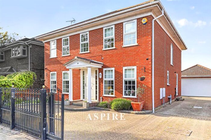 4 Bedroom Detached House For Sale In Saxonville, Benfleet, SS7