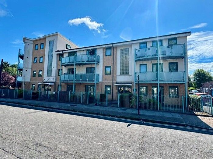 2 Bedroom Flat To Rent In Monarchs Court, Imperial Drive, Harrow, HA2