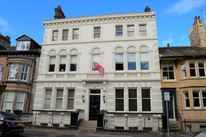 3 Bedroom Apartment To Rent In Park Parade, Harrogate, HG1
