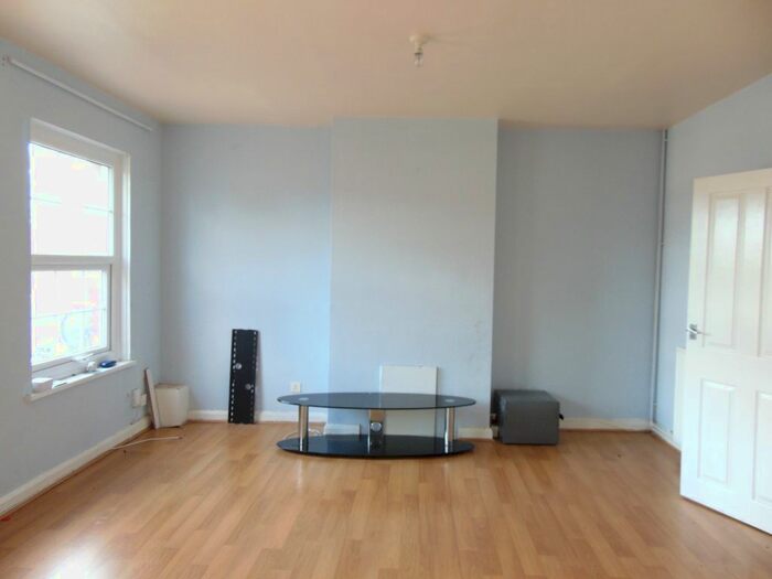 3 Bedroom Flat To Rent In Field End Road, Ruislip HA4