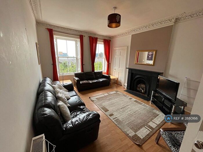 3 Bedroom Flat To Rent In Gardner's Crescent, Edinburgh, EH3