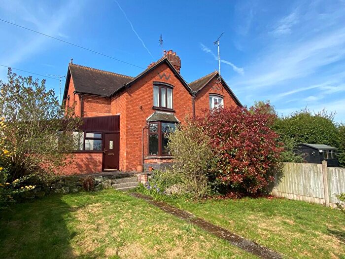 2 Bedroom Semi-Detached House For Sale In Highwood Road, Uttoxeter, ST14