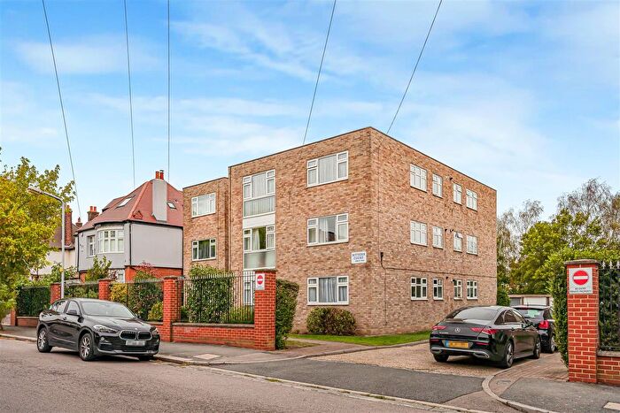 2 Bedroom Flat For Sale In Bittern Court, North Chingford, E4