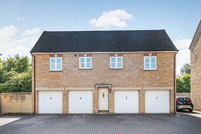 2 Bedroom Detached House For Sale In Cherry Tree Court, Witney, OX28