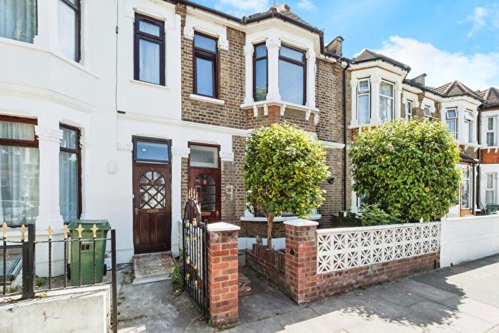 3 Bedroom Terraced House For Sale In Byron Avenue, Manor Park, London, E12