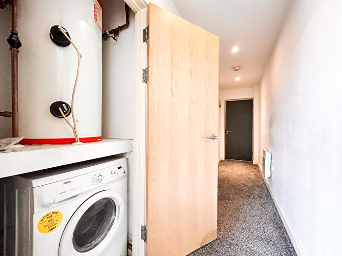 1 Bedroom Flat For Sale In Linea Apartments, DN15