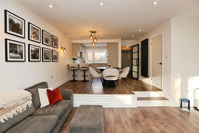 3 Bedroom Terraced House For Sale In Lower Swanwick Road, Swanwick, Southampton, Hampshire, SO31