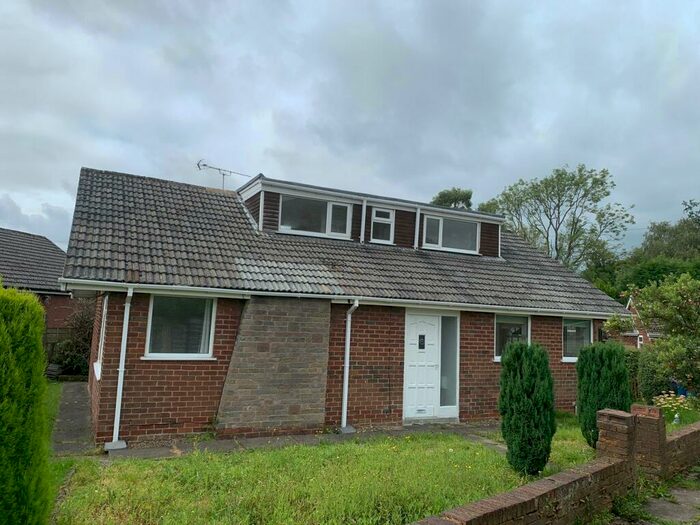2 Bedroom Bungalow To Rent In Middleton Close, Radcliffe, Manchester, M26