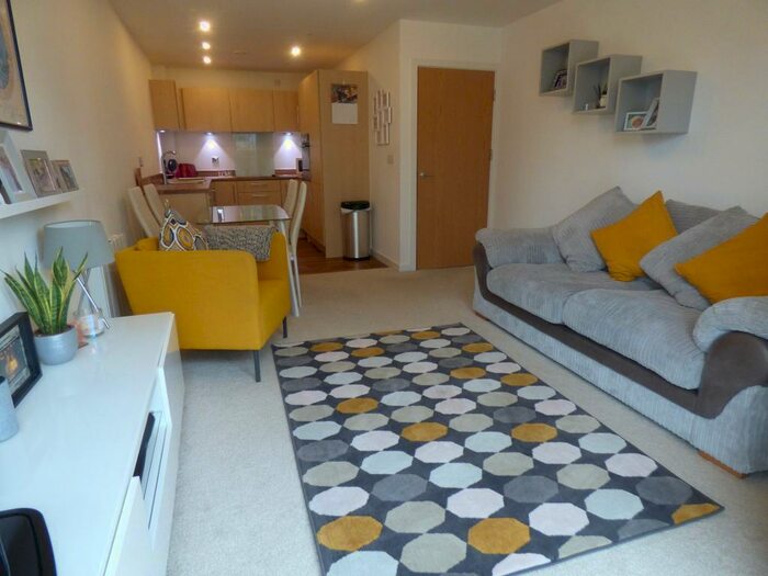 1 Bedroom Apartment To Rent In Bell Barn Road, Birmingham, B15