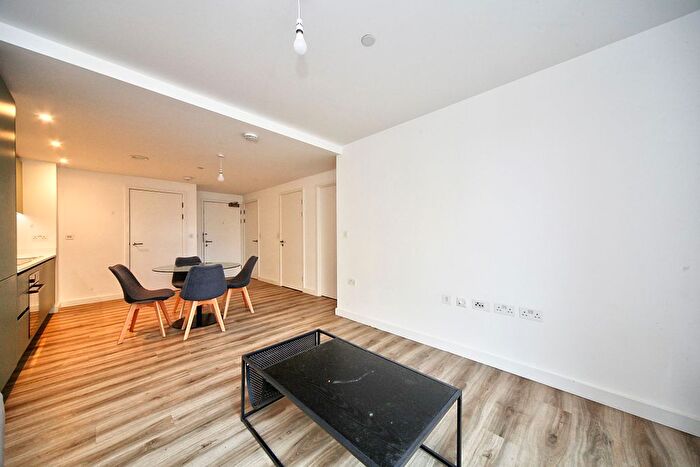 1 Bedroom Flat To Rent In Calibra Court, Kimpton Road, Luton, LU2
