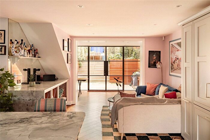 3 Bedroom Terraced House To Rent In Maida Avenue, Little Venice, W2