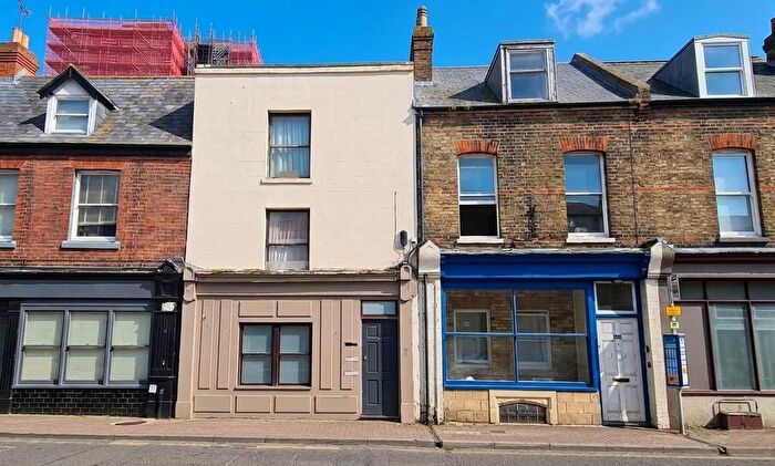2 Bedroom Flat To Rent In King Street, Ramsgate, CT11