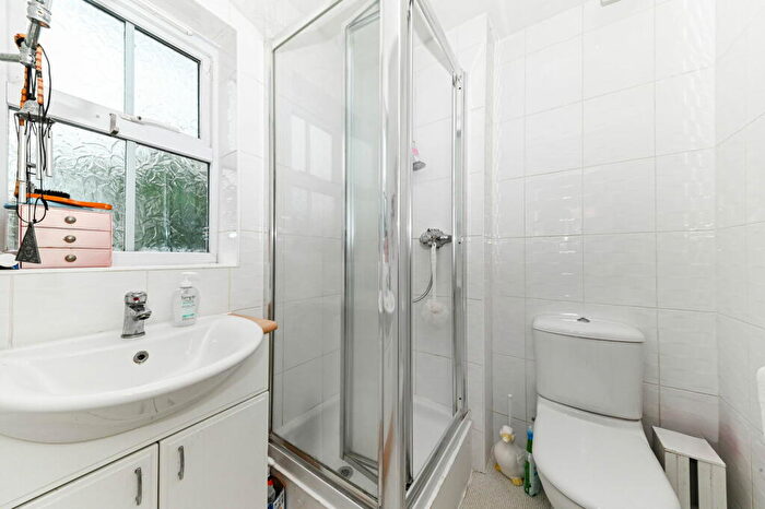 3 Bedroom Terraced House For Sale In Sparkes Close, Bromley, BR2