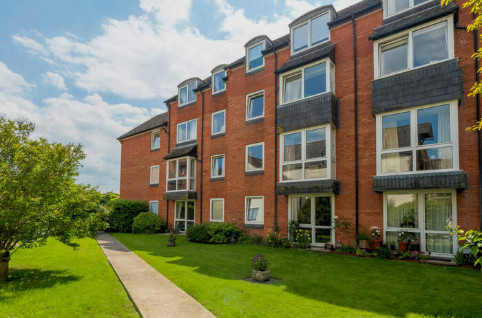 1 Bedroom Apartment For Sale In Ashcroft Gardens, Cirencester, Gloucestershire, GL7