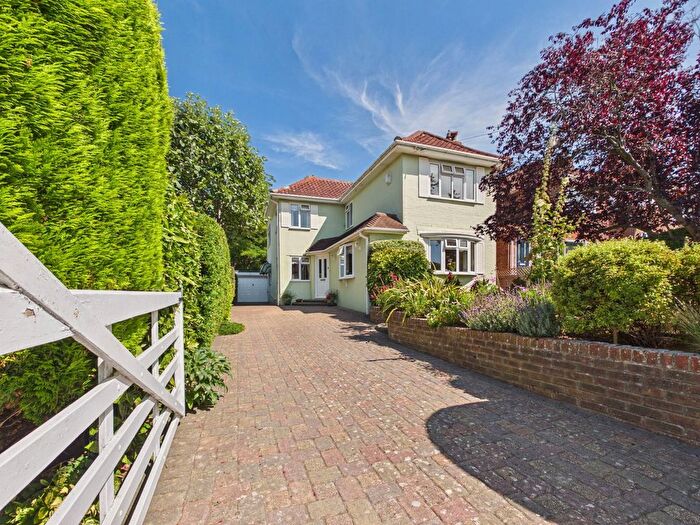 4 Bedroom Detached House For Sale In Mayfield Close, Findon Valley, Worthing, BN14