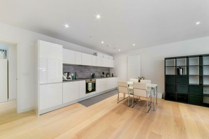 2 Bedroom Apartment To Rent In Echo Court, Royal Wharf, London, E16