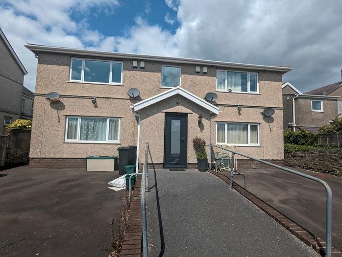 2 Bedroom Flat To Rent In Burrows Road, Skewen, Neath, Neath Port Talbot., SA10