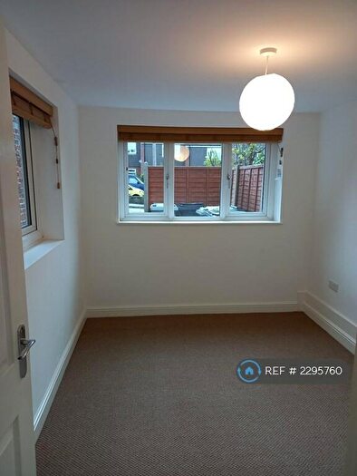 1 Bedroom Flat To Rent In Lansdowne Street, Macclesfield, SK10