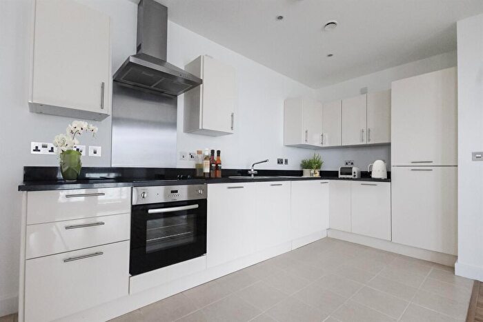 2 Bedroom Flat To Rent In One Eighty Stratford, London, E15