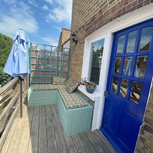 2 Bedroom Maisonette To Rent In York Street, Broadstairs, CT10