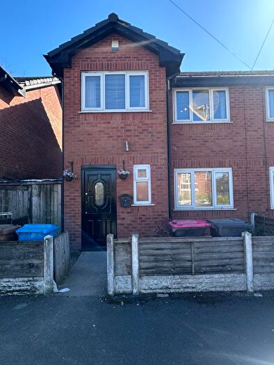 3 Bedroom Semi-Detached House To Rent In Thorpe Street, Worsley, M28