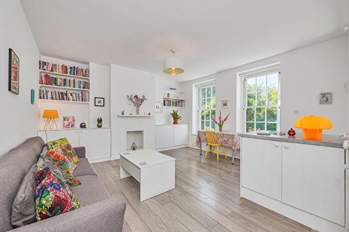1 Bedroom Flat For Sale In Ferndale Road, Brixton, London, SW9