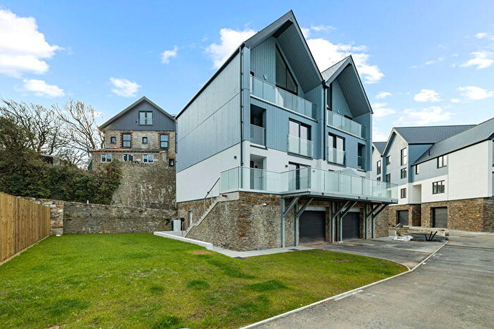 4 Bedroom Semi-Detached House For Sale In Baylys Road, Oreston, Plymouth, PL9