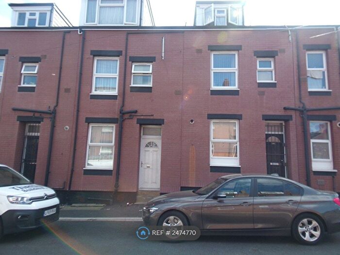 2 Bedroom Terraced House To Rent In Recreation Grove, Leeds, LS11