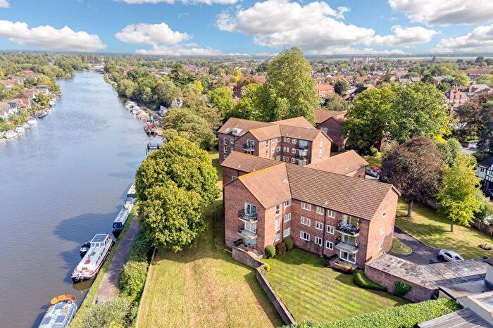 3 Bedroom Flat To Rent In Hillrise, Walton-On-Thames, KT12