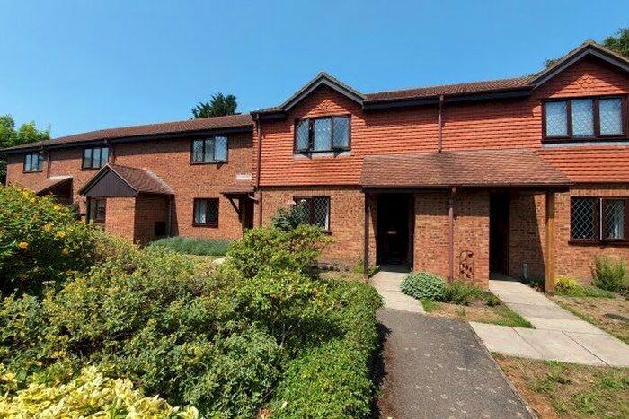 1 Bedroom Flat To Rent In Weydon Hill Road, Farnham, GU9