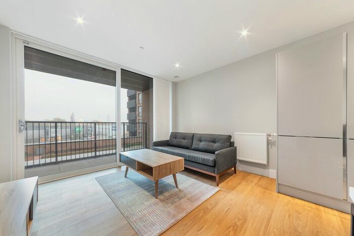 2 Bedroom Flat To Rent In Lister House, Plough Lane, London, SW17